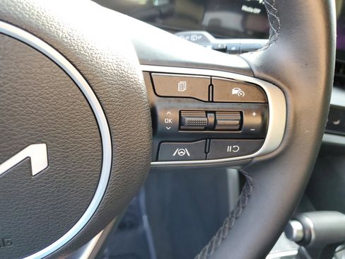 Certified 2025 Kia Sportage EX image 28