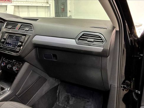 Used 2022 Volkswagen Tiguan S image 18