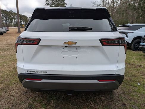 New 2026 Chevrolet Equinox LT w/ Convenience Package II image 5