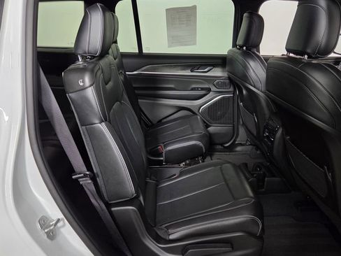 Used 2023 Jeep Grand Cherokee L Overland image 36