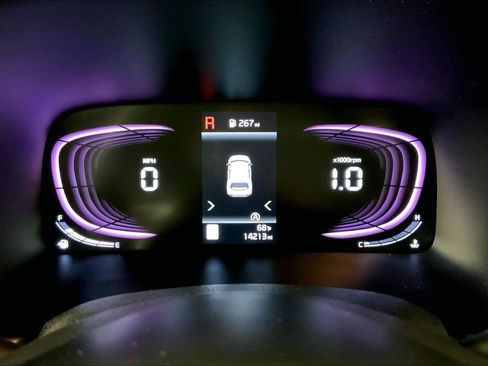 Certified 2025 Kia Soul LX w/ LX Technology Package FWD image 20