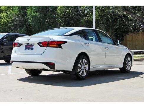 New 2025 Nissan Altima 2.5 S image 4