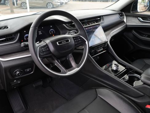 Used 2023 Jeep Grand Cherokee L Limited RWD image 16