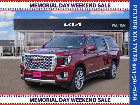 Used 2021 GMC Yukon XL Denali w/ Denali Ultimate Package AWD/4WD image 3