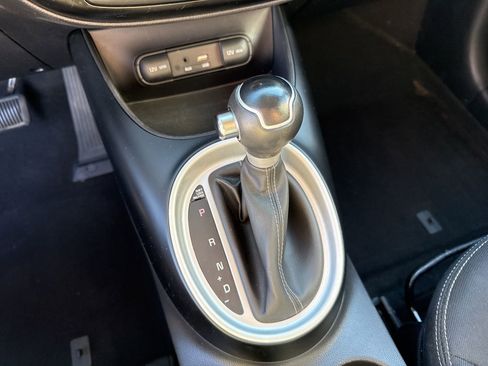 Used 2017 Kia Soul + image 22