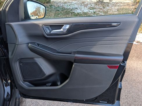 Used 2023 Ford Escape ST-Line Select w/ Tech Pack #2 image 34