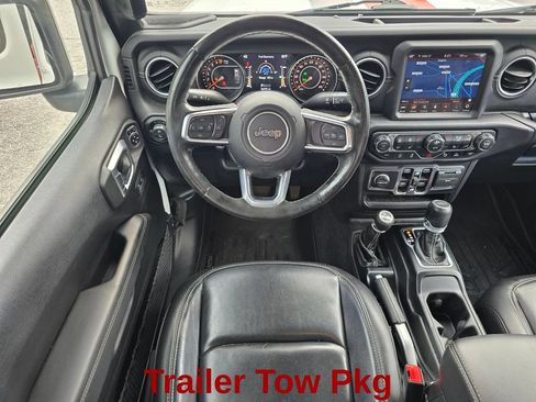 Used 2020 Jeep Gladiator Overland AWD/4WD image 17