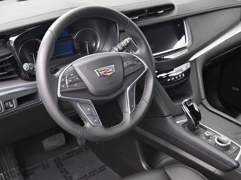 Used 2024 Cadillac XT5 Luxury FWD image 7