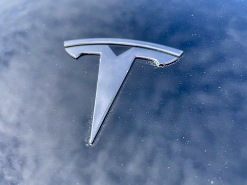 Used 2021 Tesla Model Y Long Range image 32