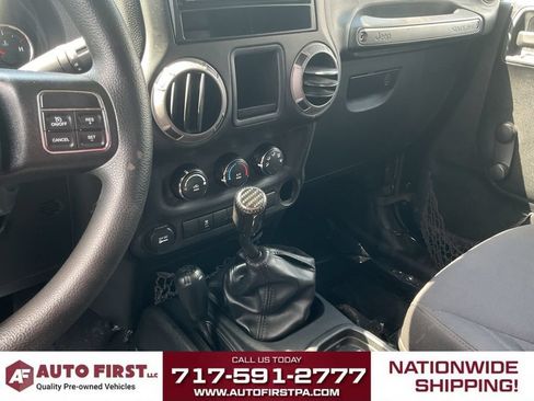 Used 2015 Jeep Wrangler Sport AWD/4WD image 12
