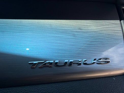 Used 2016 Ford Taurus SEL FWD image 19