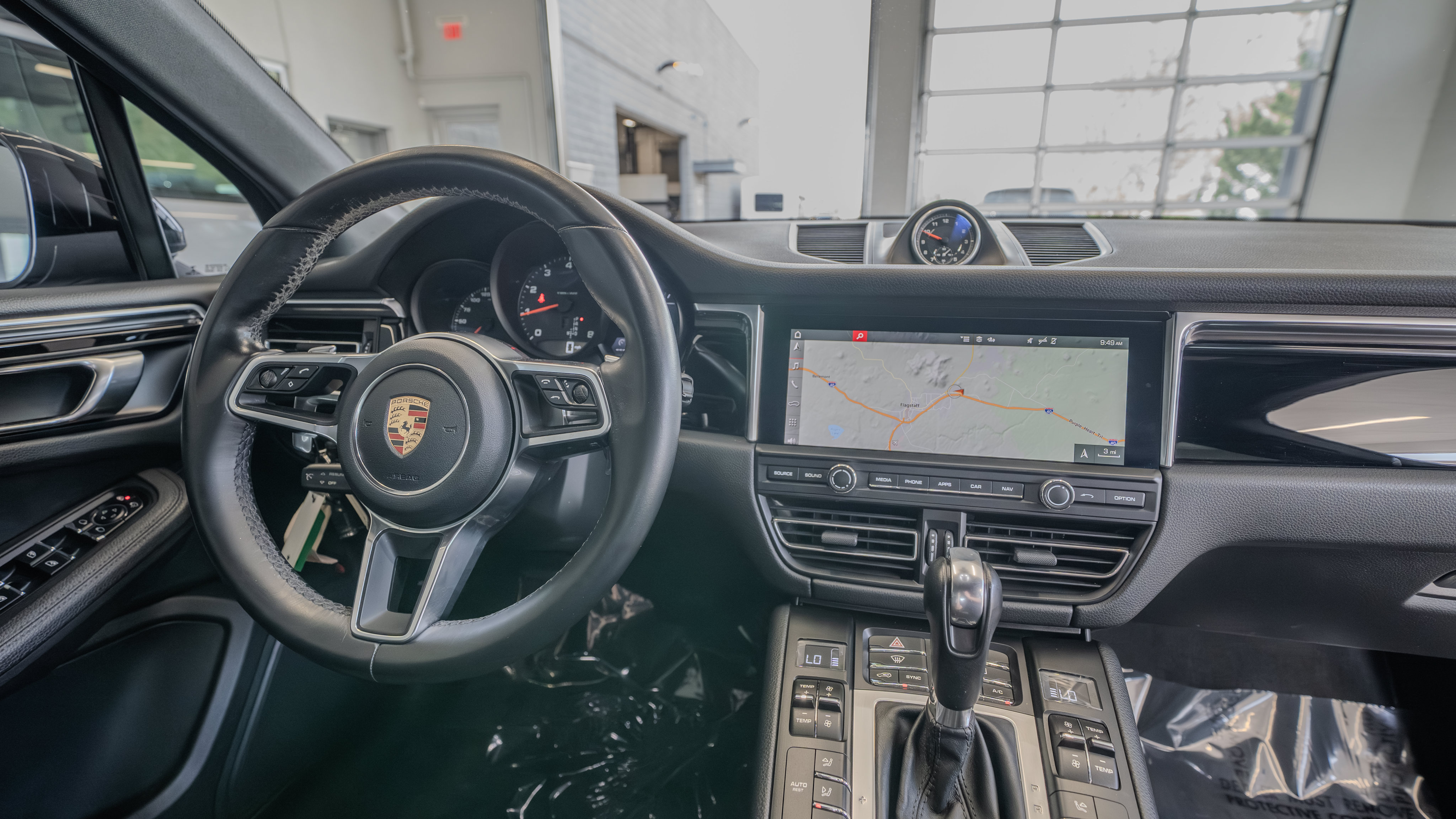 Used 2020 Porsche Macan AWD/4WD image 19