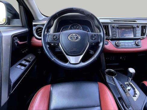 Used 2014 Toyota RAV4 Limited AWD/4WD image 6