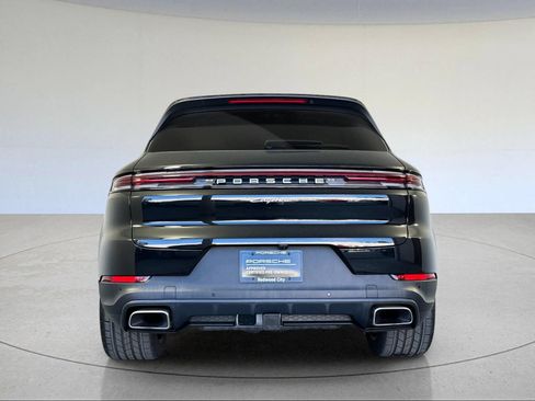 Certified 2026 Porsche Cayenne AWD/4WD image 7