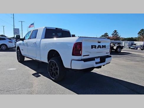 New 2026 RAM 2500 Laramie AWD/4WD image 30