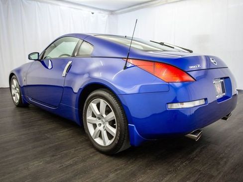 Used 2005 Nissan 350Z Coupe w/ (N93) Cargo Convenience Pkg image 25