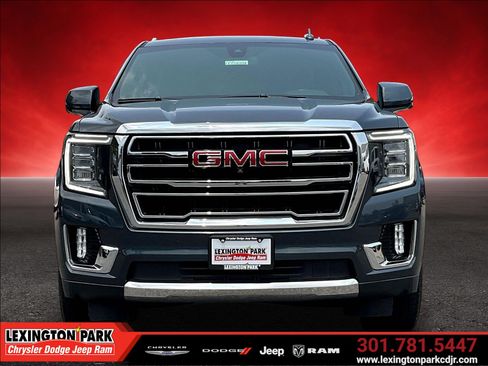 Used 2021 GMC Yukon SLT w/ SLT Premium Package AWD/4WD image 2