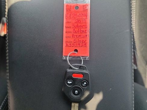 Used 2019 Subaru Outback 2.5i Premium image 24