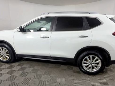 Used 2020 Nissan Rogue S FWD image 7