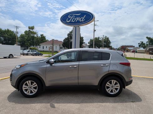 Used 2019 Kia Sportage LX image 1