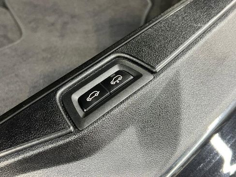 Used 2024 BMW X7 M60i w/ Executive Package image 10