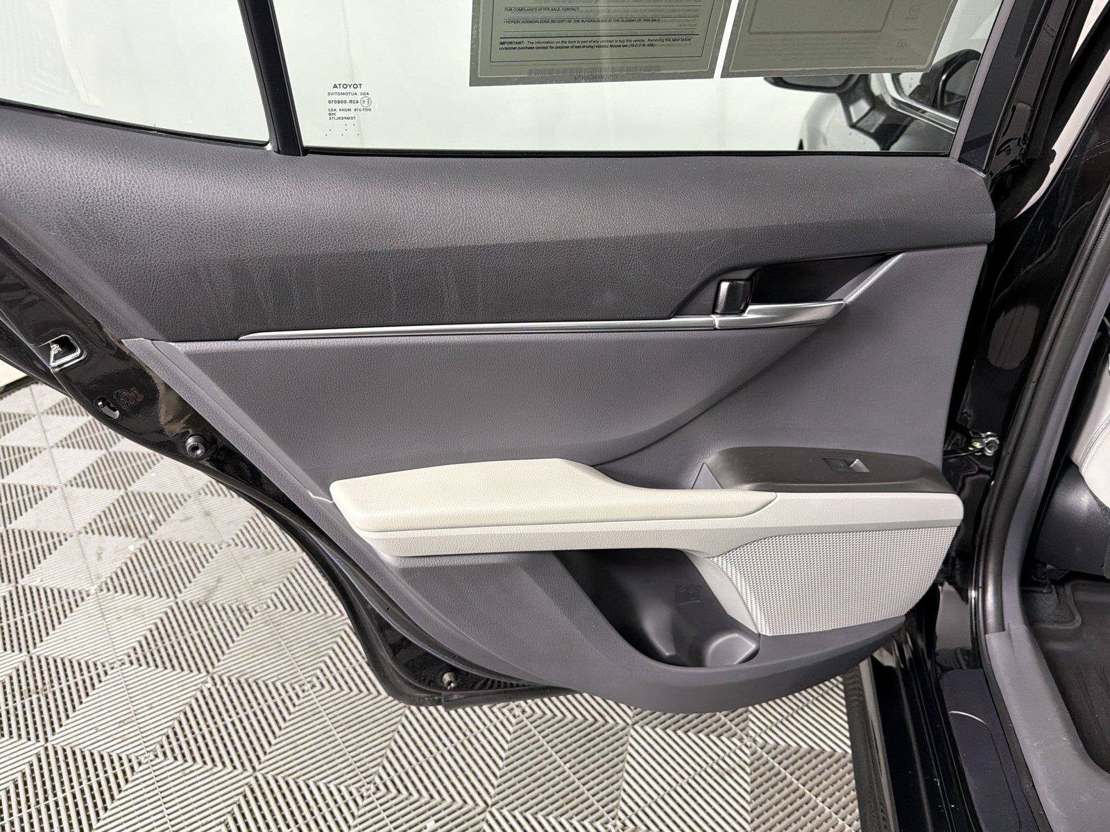 Used 2024 Toyota Camry SE FWD image 18