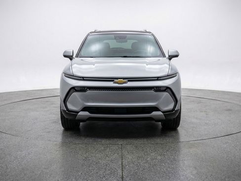 Used 2025 Chevrolet Equinox LT image 2