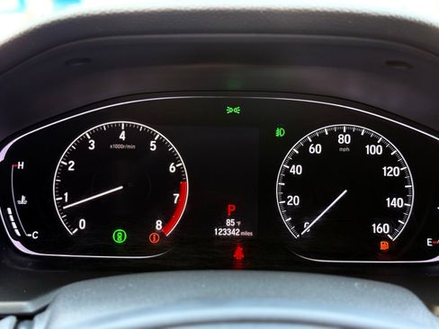 Used 2018 Honda Accord Sport image 46