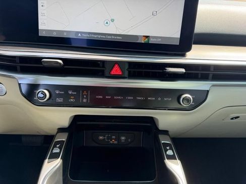 Certified 2025 Kia Sorento EX AWD/4WD image 15