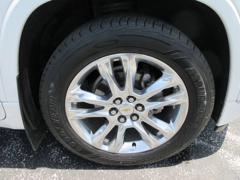 Certified 2018 Chevrolet Traverse High Country AWD/4WD image 9