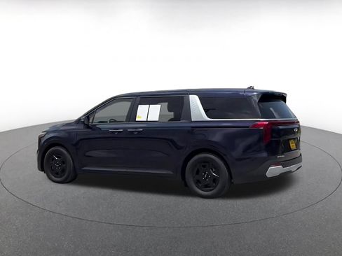 Used 2026 Kia Carnival FWD image 9