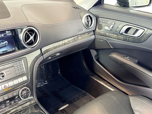 Used 2017 Mercedes-Benz SL 550 image 21