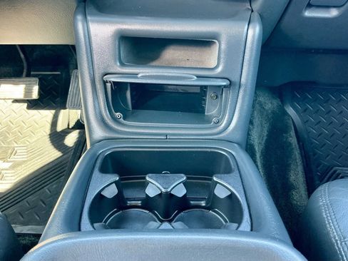 Used 2002 Chevrolet Avalanche 4x4 w/ Off-Road Suspension Pkg image 36