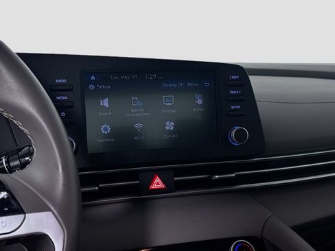 Certified 2025 Hyundai Elantra Sport FWD image 32