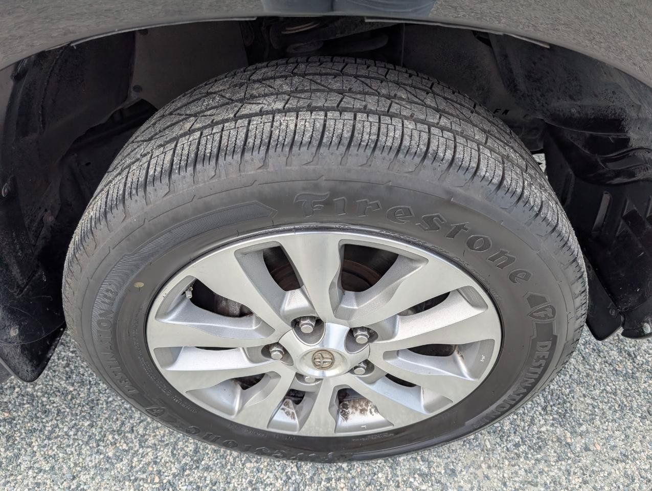 Used 2016 Toyota Sequoia SR5 RWD image 4