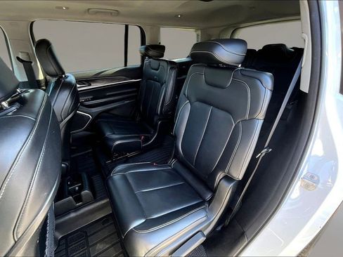 Used 2021 Jeep Grand Cherokee L Limited image 22