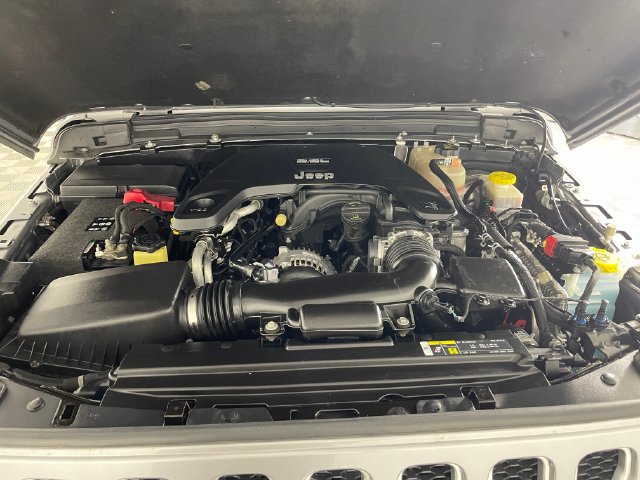 Used 2018 Jeep Wrangler Unlimited Sahara AWD/4WD image 23