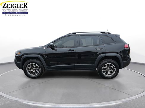 Used 2022 Jeep Cherokee Trailhawk w/ Comfort/Convenience Group image 8