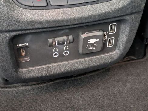 Used 2021 Honda Pilot Touring image 27