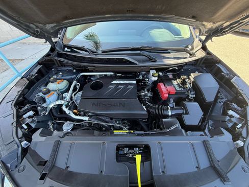 Used 2025 Nissan Rogue SV FWD image 31
