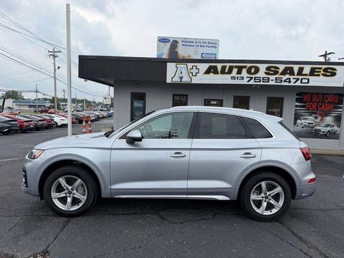 Used 2023 Audi Q5 2.0T Premium w/ Convenience Package AWD/4WD image 1