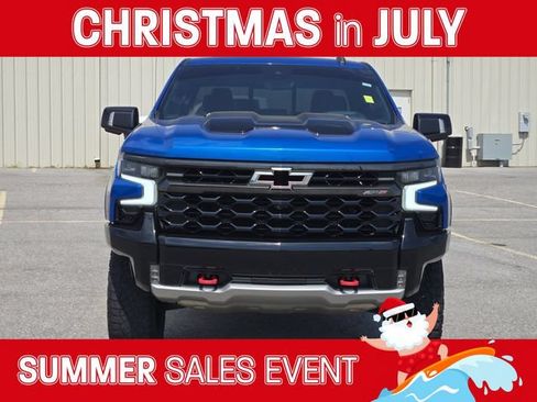 Used 2022 Chevrolet Silverado 1500 ZR2 w/ Technology Package AWD/4WD image 2