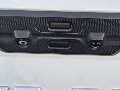 Used 2022 GMC Sierra 1500 AT4 w/ AT4 Premium Package image 15