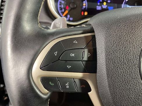 Used 2017 Jeep Grand Cherokee Limited w/ Luxury Group II image 18