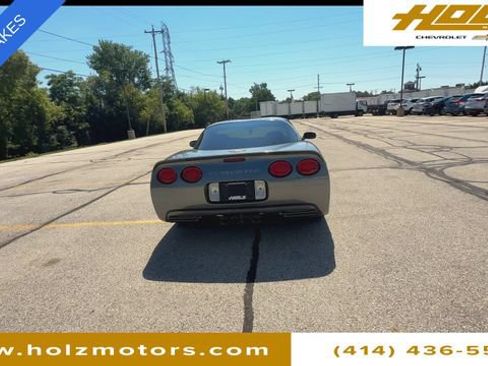 Used 2003 Chevrolet Corvette Coupe w/ Preferred Equipment Group RWD image 8