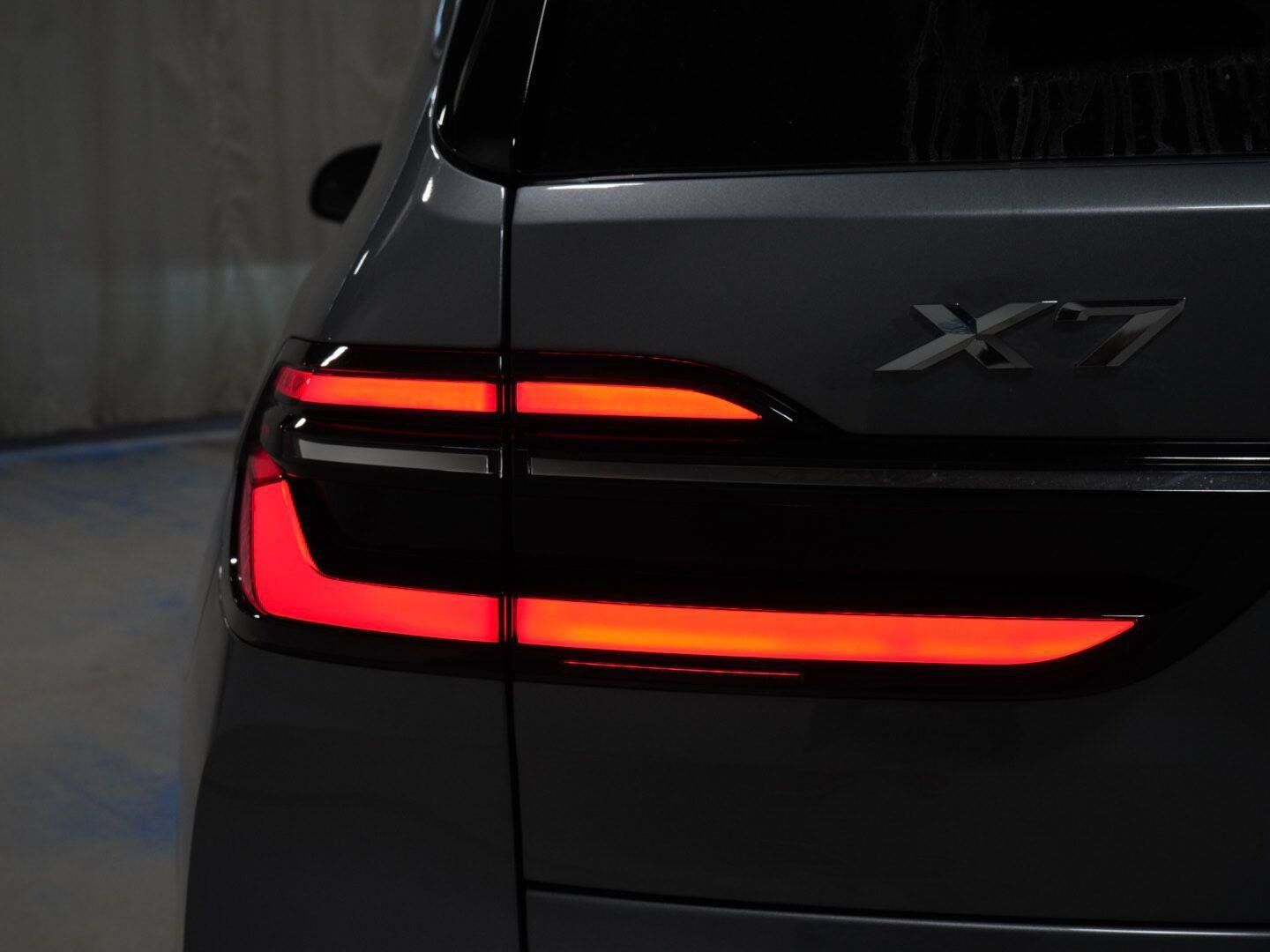 Used 2027 BMW X7 xDrive40i w/ Premium Package AWD/4WD image 34