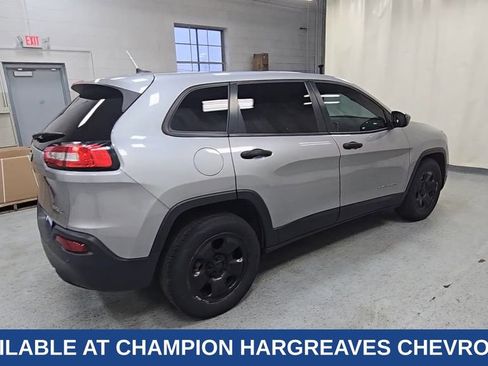 Used 2016 Jeep Cherokee Sport w/ Safety Group image 12