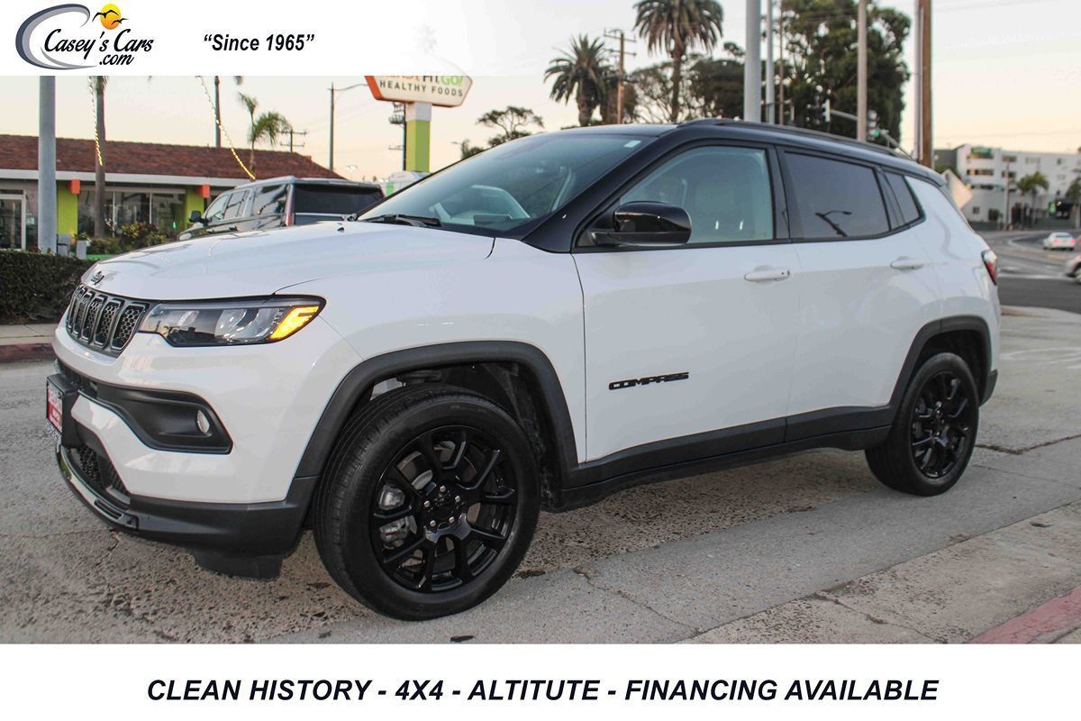 Used 2023 Jeep Compass Latitude AWD/4WD image 1