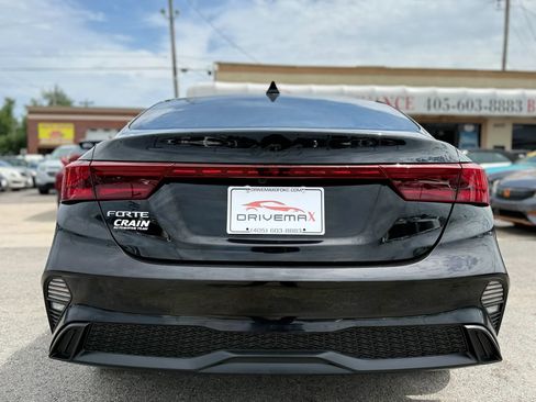 Used 2024 Kia Forte LXS FWD image 4