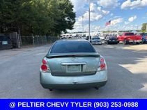 Used 2005 Nissan Altima 3.5 SE w/ (W01) Leather Sport Pkg FWD image 4
